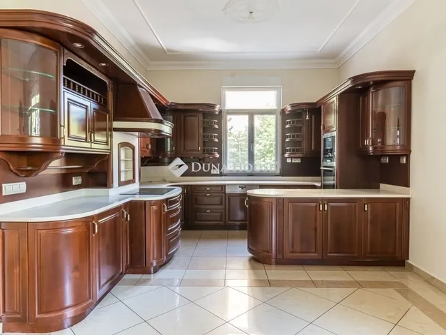 Eladó kereskedelmi és ipari ingatlan Debrecen, Nagyerdőalja 1095 nm