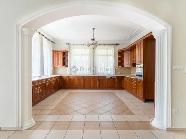 Eladó kereskedelmi és ipari ingatlan Debrecen, Nagyerdőalja 1095 nm