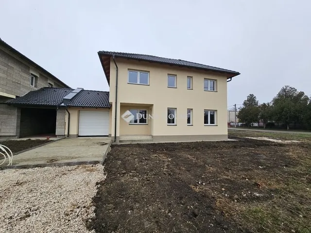 Eladó ház Debrecen, Tégláskert 187 nm