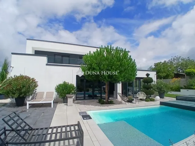 Eladó ház Debrecen, Lencztelep 310 nm