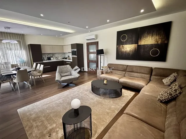 Eladó ház Debrecen, Széchenyikert 239 nm