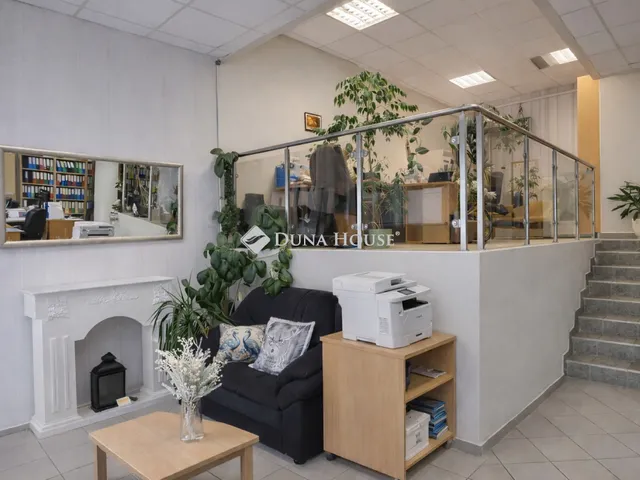 Eladó kereskedelmi és ipari ingatlan Debrecen, Belváros 113 nm