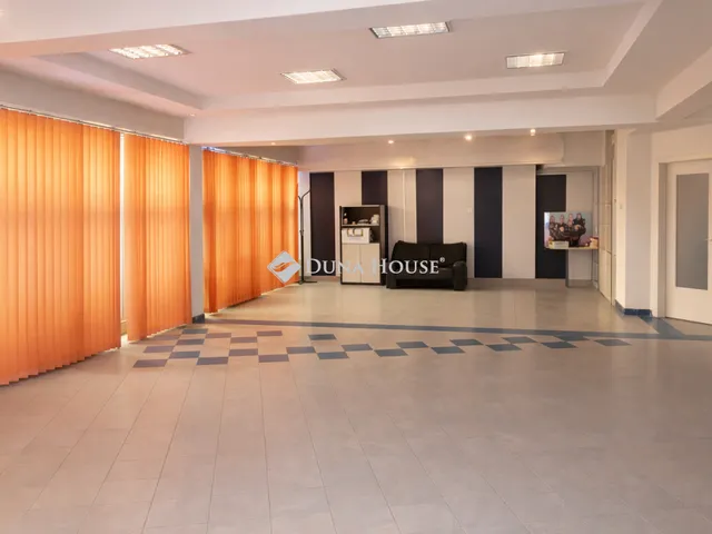 Eladó kereskedelmi és ipari ingatlan Debrecen, Belváros 257 nm