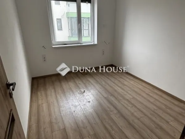 Eladó lakás Debrecen, Homokkert 96 nm
