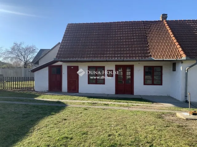Eladó ház Tolna 93 nm