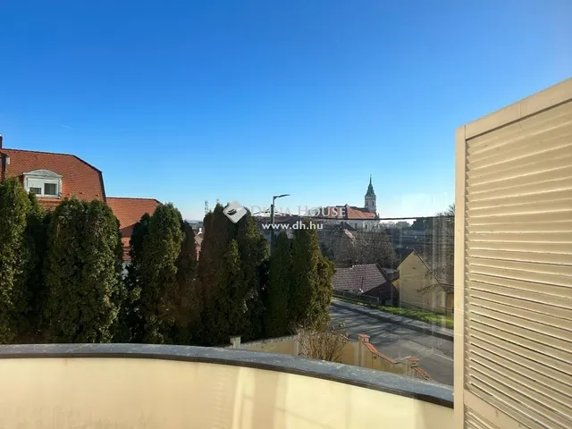 Eladó lakás Szekszárd 185 nm