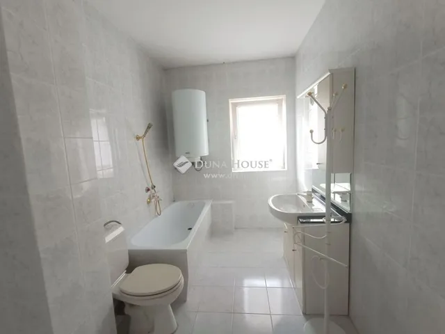 Eladó lakás Szekszárd 185 nm