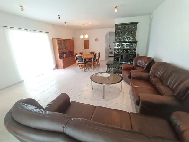 Eladó lakás Szekszárd 185 nm