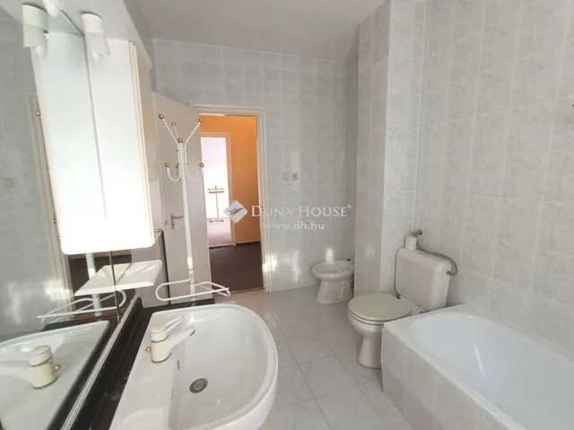 Eladó lakás Szekszárd 185 nm