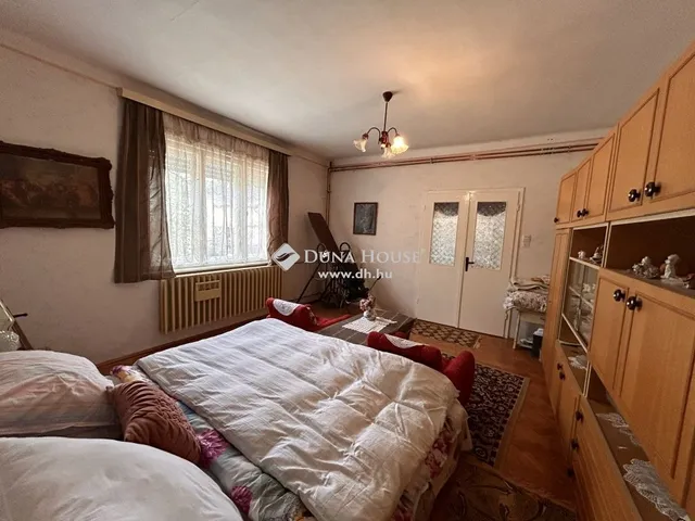 Eladó ház Szeremle 195 nm
