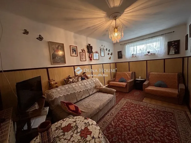 Eladó ház Szeremle 195 nm