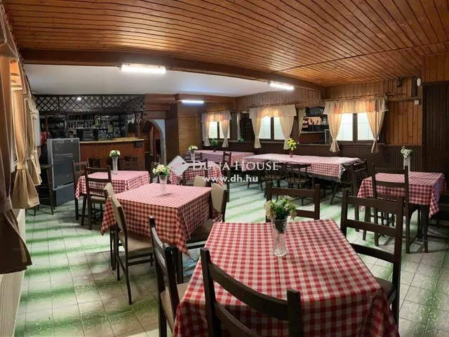 Eladó kereskedelmi és ipari ingatlan Sükösd 300 nm