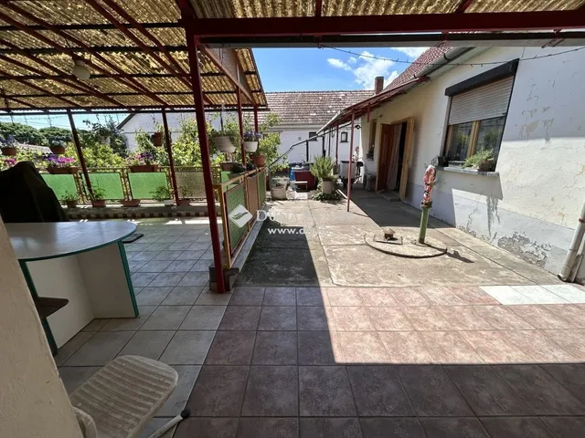 Eladó ház Nagybaracska 120 nm