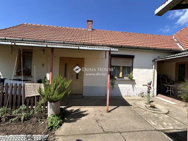 Eladó ház Nagybaracska 120 nm