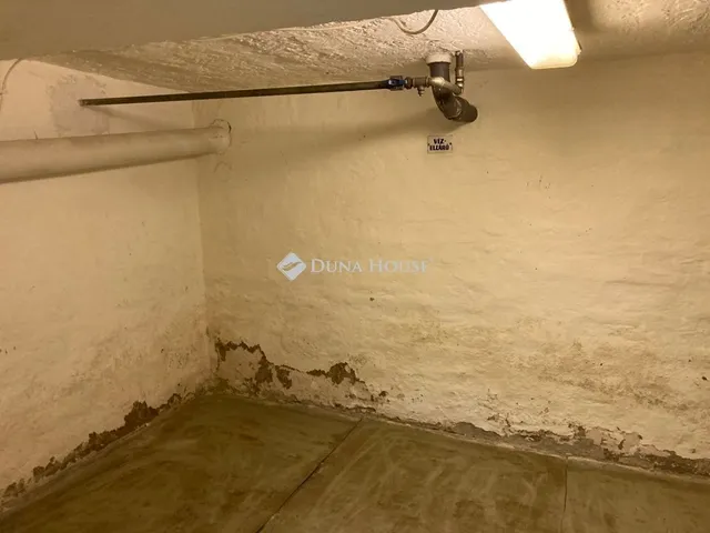 Eladó kereskedelmi és ipari ingatlan Szekszárd 108 nm