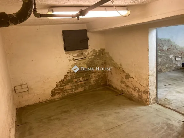 Eladó kereskedelmi és ipari ingatlan Szekszárd 108 nm