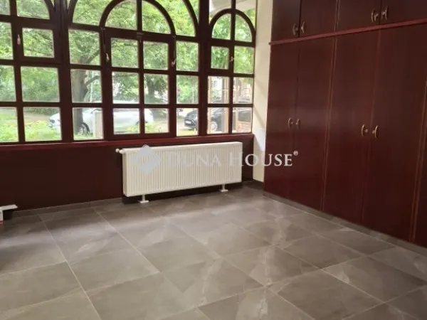 Kiadó kereskedelmi és ipari ingatlan Szekszárd 55 nm