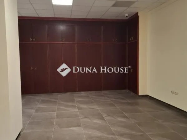 Kiadó kereskedelmi és ipari ingatlan Szekszárd 55 nm