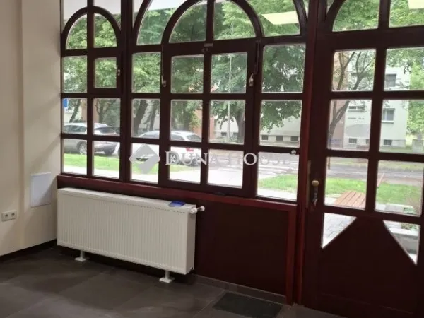 Kiadó kereskedelmi és ipari ingatlan Szekszárd 55 nm