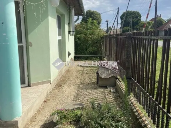 Eladó ház Decs 83 nm