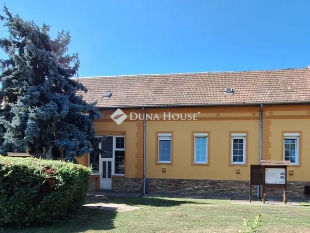 Eladó ház Bátaszék 150 nm