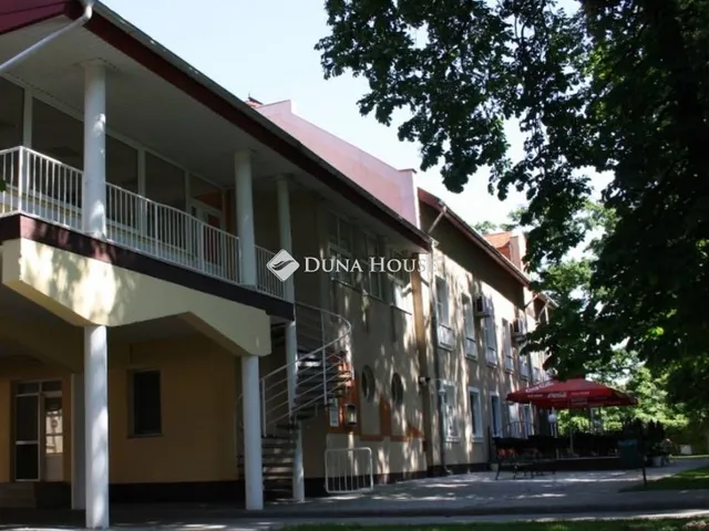 Eladó kereskedelmi és ipari ingatlan Tolna 5500 nm