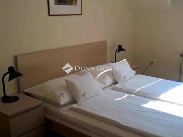 Eladó kereskedelmi és ipari ingatlan Tolna 5500 nm