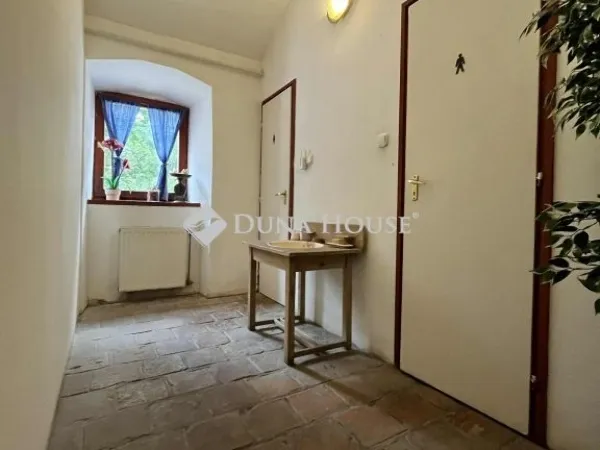 Eladó kereskedelmi és ipari ingatlan Hőgyész 200 nm