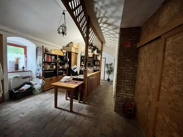 Eladó kereskedelmi és ipari ingatlan Hőgyész 200 nm