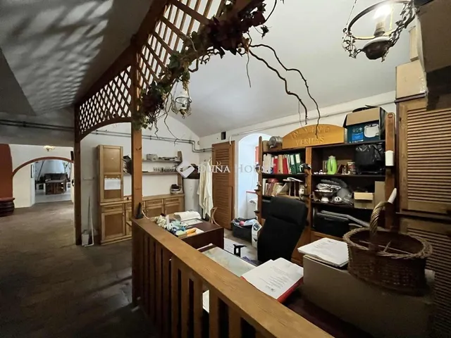 Eladó kereskedelmi és ipari ingatlan Hőgyész 200 nm