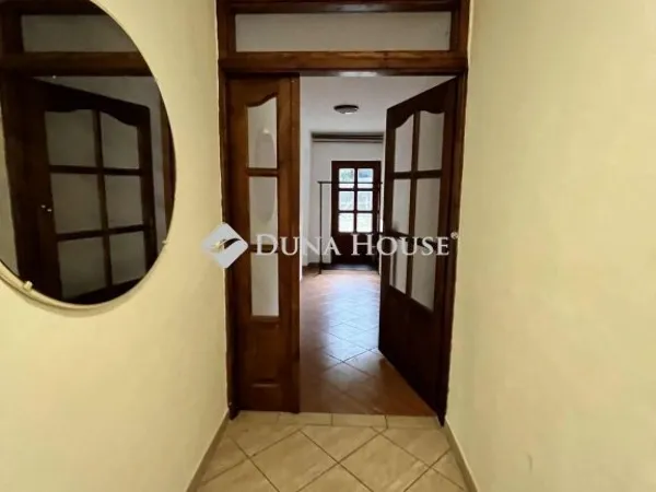 Eladó kereskedelmi és ipari ingatlan Hőgyész 200 nm