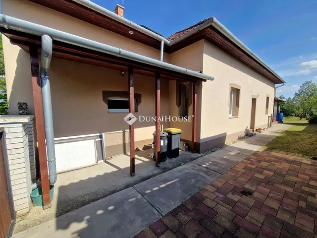 Eladó ház Baja 232 nm