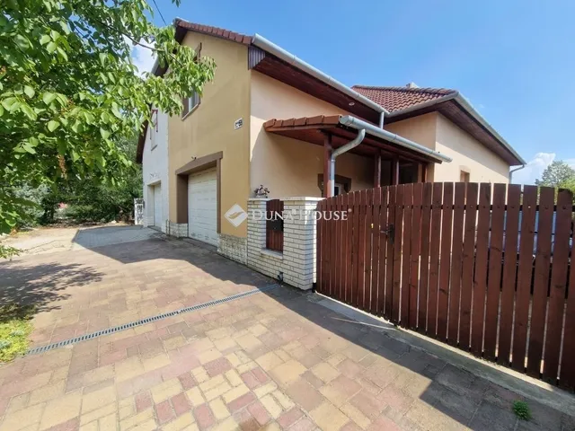 Eladó ház Baja 232 nm