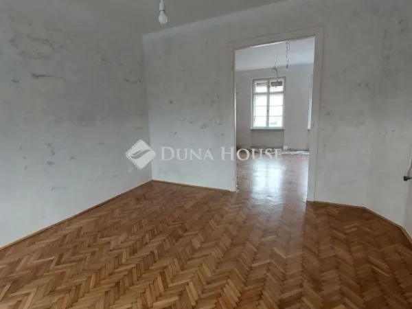 Eladó lakás Baja 70 nm