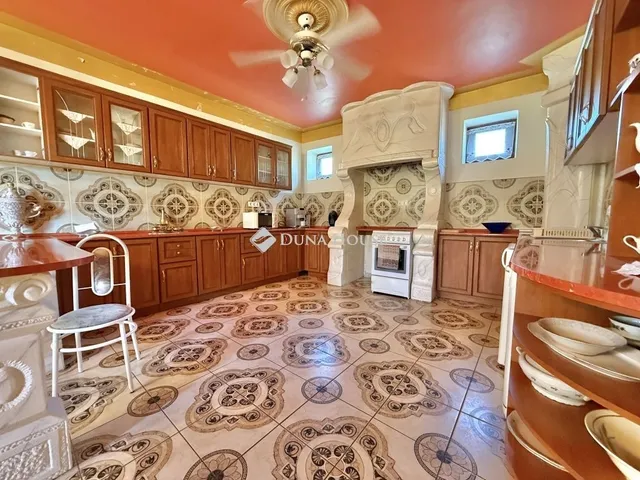 Eladó ház Szekszárd 166 nm