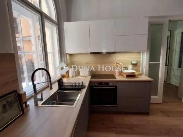 Eladó lakás Baja 121 nm