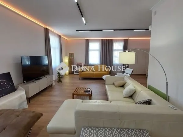 Eladó lakás Baja 121 nm