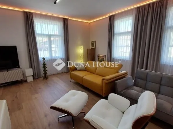 Eladó lakás Baja 121 nm