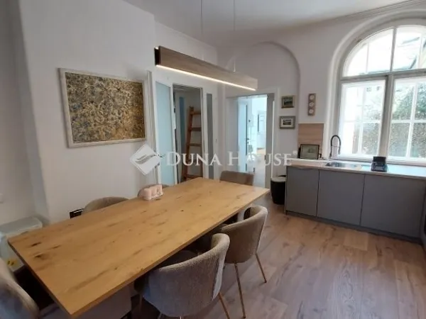 Eladó lakás Baja 121 nm