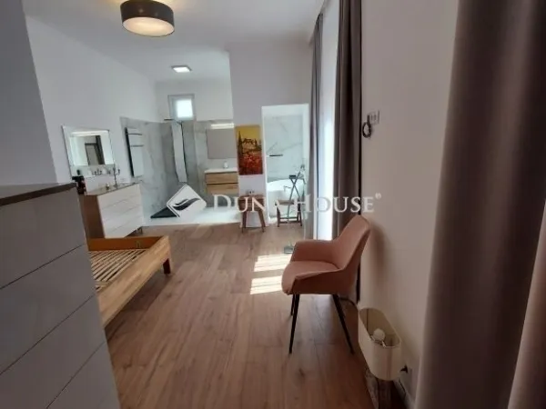 Eladó lakás Baja 121 nm