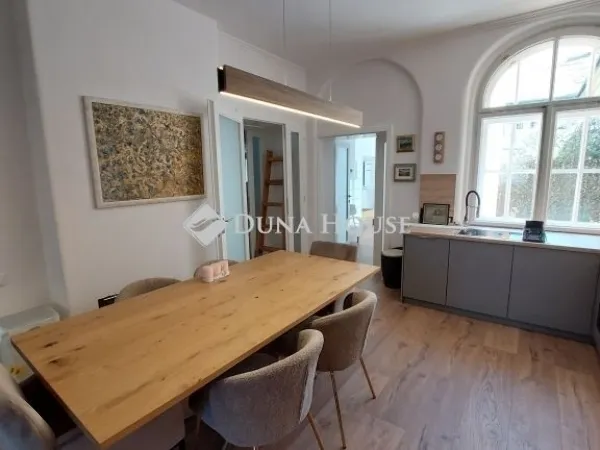 Eladó lakás Baja 121 nm