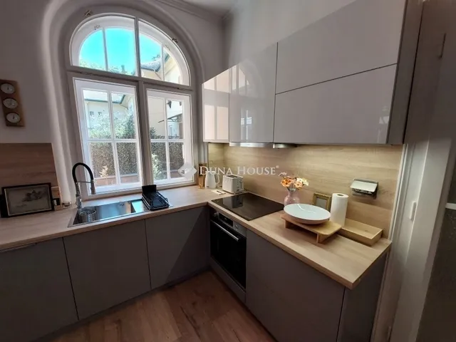 Eladó lakás Baja 121 nm