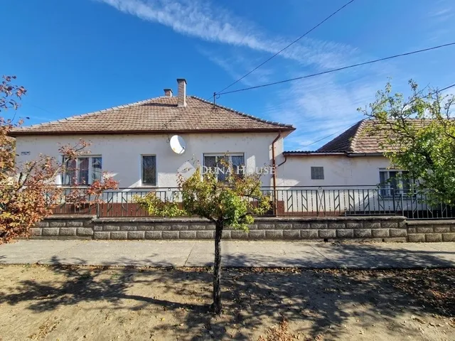 Eladó ház Baja 140 nm