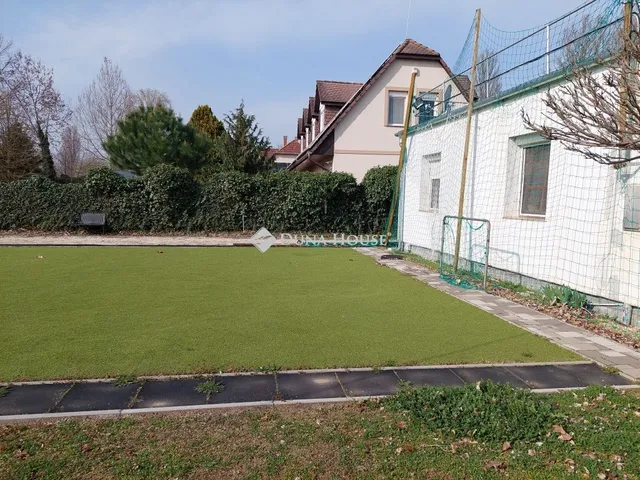 Eladó kereskedelmi és ipari ingatlan Baja 500 nm