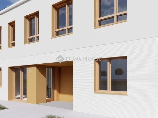 Eladó kereskedelmi és ipari ingatlan Baja 30 nm