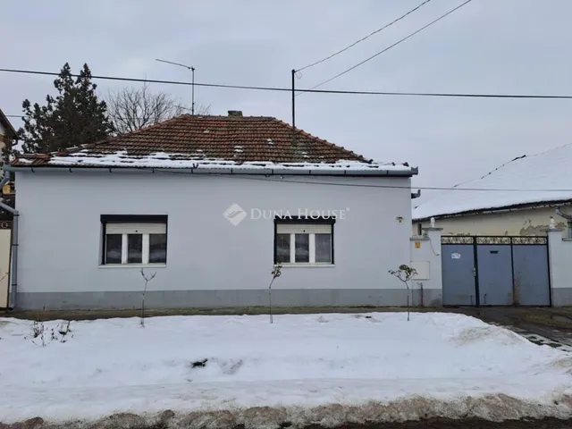 Eladó ház Kunbaja 70 nm