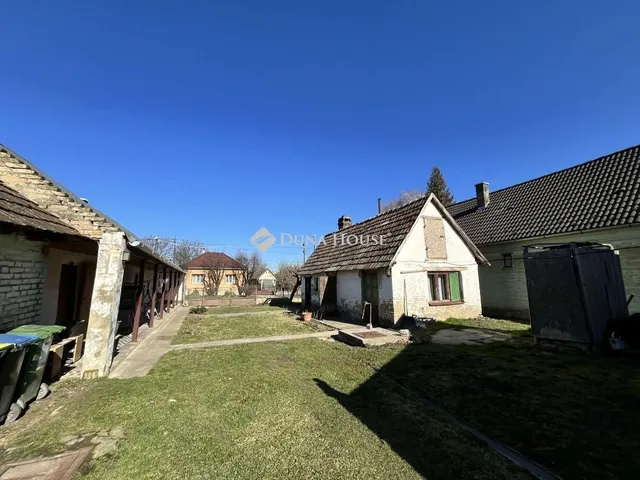 Eladó ház Szakály 61 nm