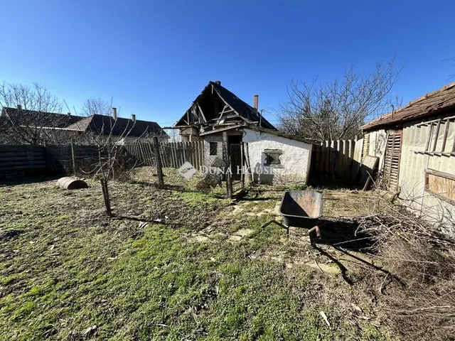 Eladó ház Szakály 61 nm