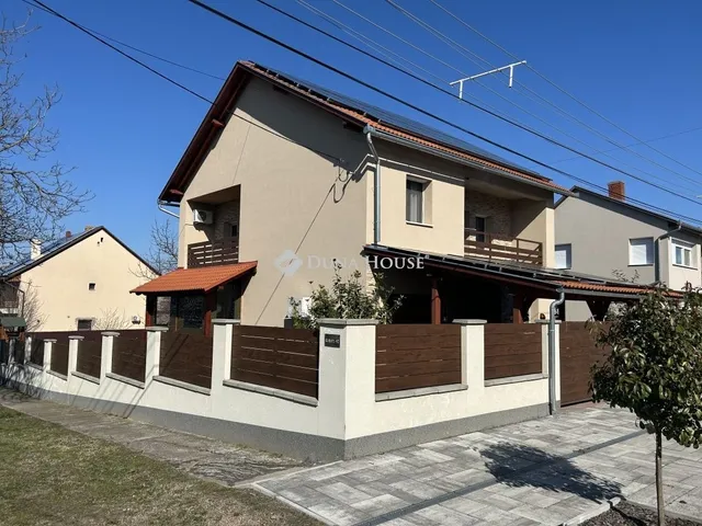 Eladó ház Tolna 195 nm