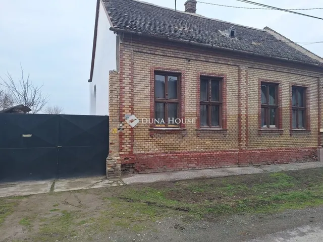 Eladó ház Szeremle 135 nm